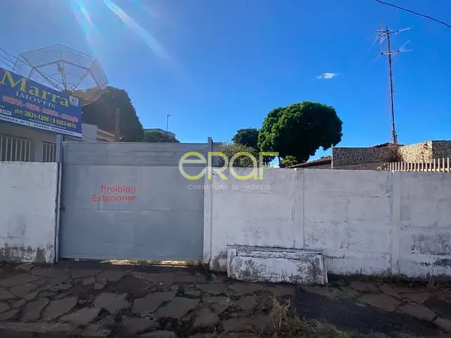 Terreno com 572m², à venda, no bairro Centro em Formosa