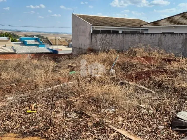 Terreno com 301m², à venda, no bairro Jardim Interlagos em Arapongas