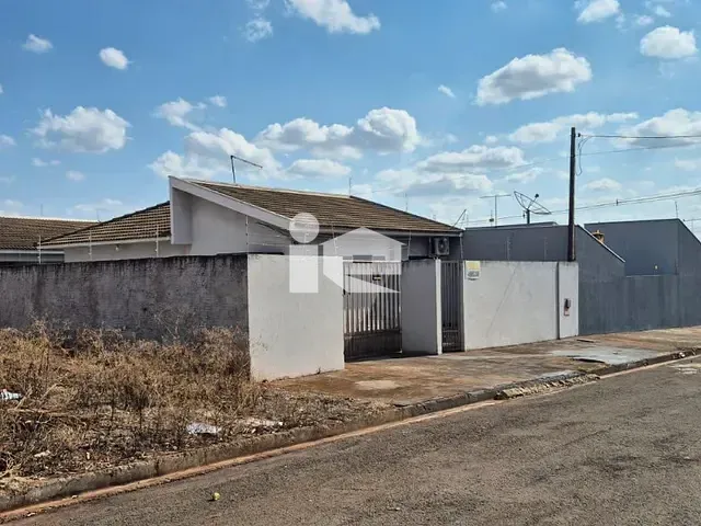 Terreno com 301m², à venda, no bairro Jardim Interlagos em Arapongas