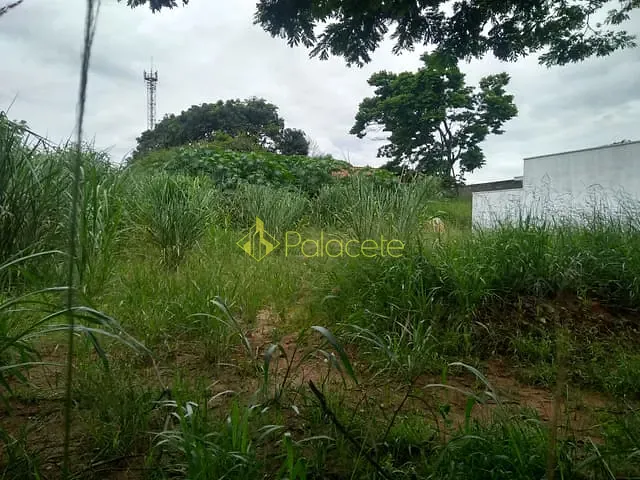 Terreno com 140m², à venda, no bairro Jardim Santa Tereza em Taubaté