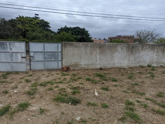 Terreno com 371m², à venda, no bairro Parque Santo Antônio em Campos dos Goytacazes