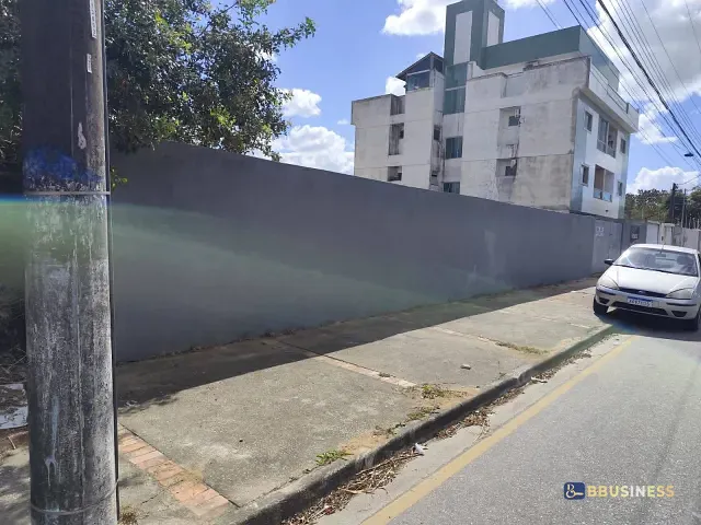 Terreno com 371m², à venda, no bairro Parque Santo Antônio em Campos dos Goytacazes