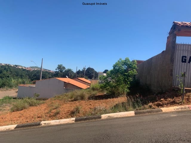Foto do Terreno - TERRENO A VENDA NO RESIDENCIAL IPÊS II (LOTEAMENTO ATRÁS DO PARQUE DE EXPOSIÇÃO)
LOTE L27: R$ 63.000,00
LOTE L02: R$ 74.000,00 | Guaxupé Imóveis Ltda