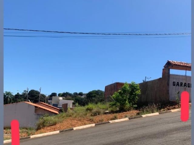 Foto do Terreno - TERRENO A VENDA NO RESIDENCIAL IPÊS II (LOTEAMENTO ATRÁS DO PARQUE DE EXPOSIÇÃO)
LOTE L27: R$ 63.000,00
LOTE L02: R$ 74.000,00 | Guaxupé Imóveis Ltda