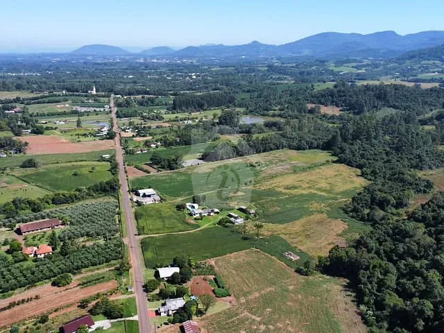 Terreno com 67000m², à venda, no bairro Boa Vista em Teutônia