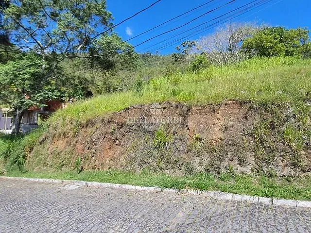 Terreno com 322m², à venda, no bairro Tijuca em Teresópolis