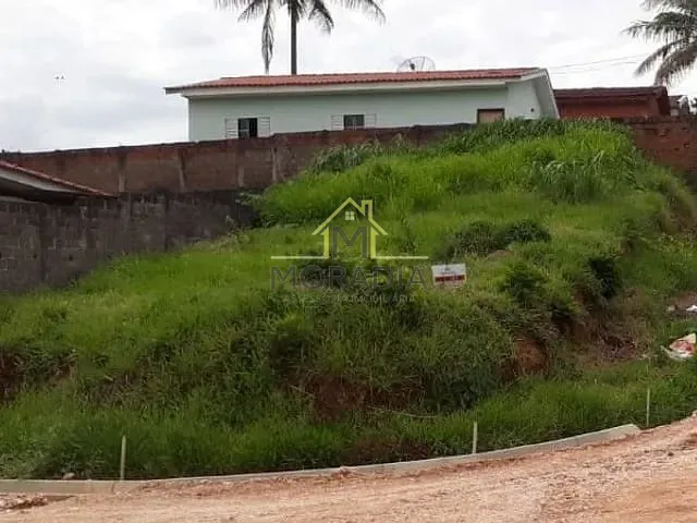 Terreno com 347m², à venda, no bairro Jardim Aroeira em Guaxupé