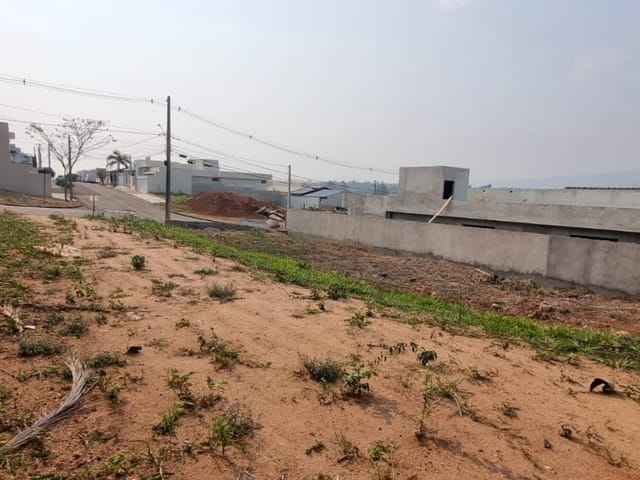 Terreno com 300m², à venda, no bairro Jardim Monte Verde em São João da Boa Vista