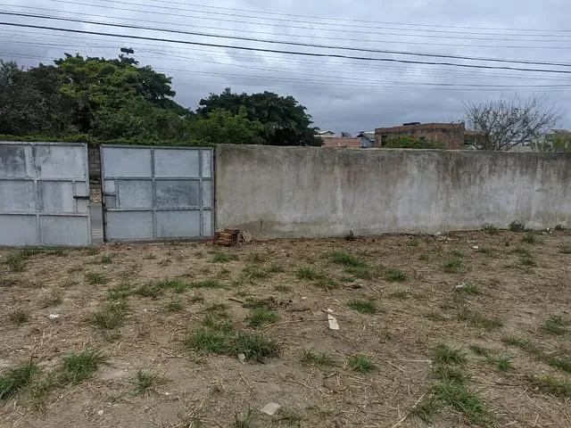 Terreno com 371m², à venda, no bairro Parque Santo Antônio em Campos dos Goytacazes
