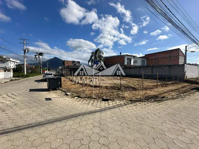 Terreno com 394m², à venda, no bairro Barra do Aririú em Palhoça