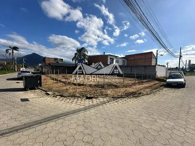Terreno com 394m², à venda, no bairro Barra do Aririú em Palhoça