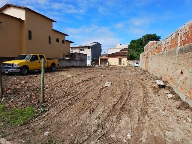 Terreno com 360m², à venda, no bairro Costazul em Rio das Ostras