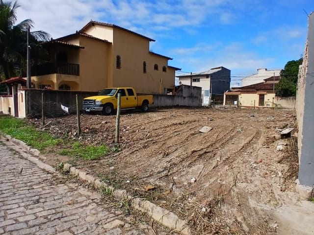 Terreno com 360m², à venda, no bairro Costazul em Rio das Ostras