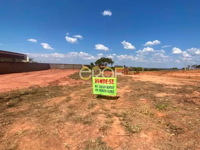 Terreno com 300m², à venda, no bairro Parque Serrano em Formosa
