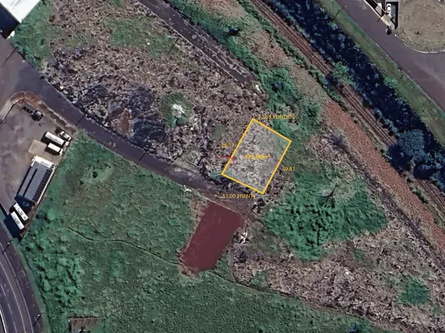 Terreno com 380m², à venda, no bairro Jardim Tropical em Londrina