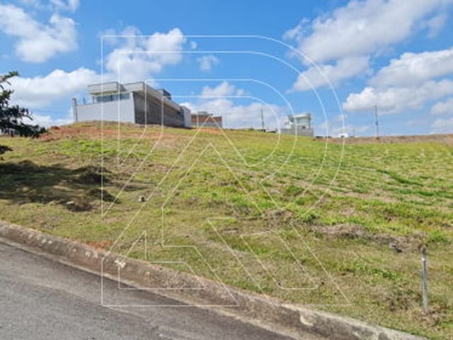 Terreno com 666m², à venda, no bairro Santa Isabel II em Louveira