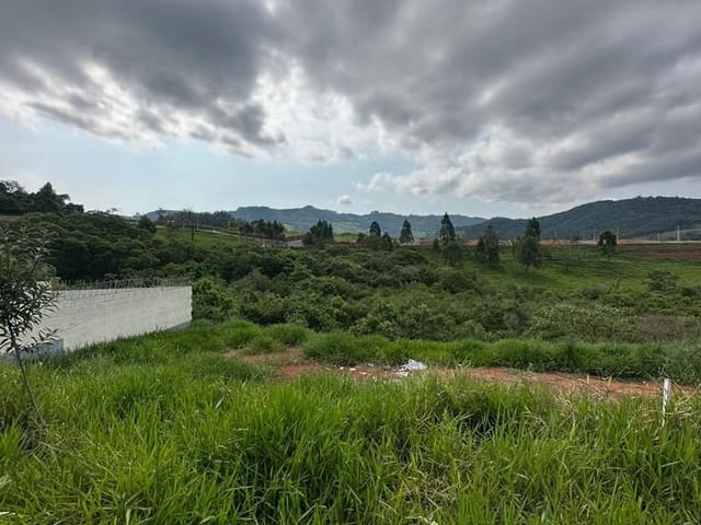 Terreno com 200m², à venda, no bairro Loteamento Sierra em Extrema
