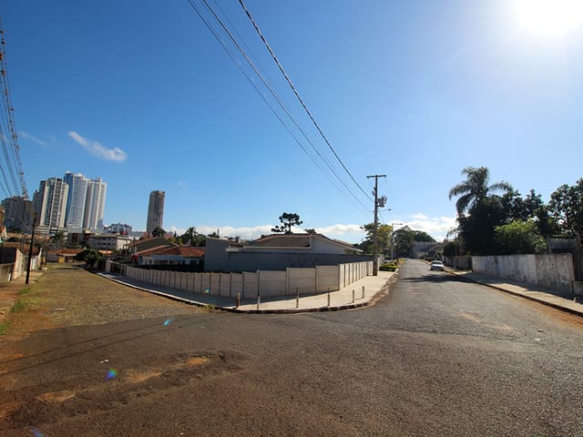 Terreno com 766m², à venda, no bairro Oficinas em Ponta Grossa