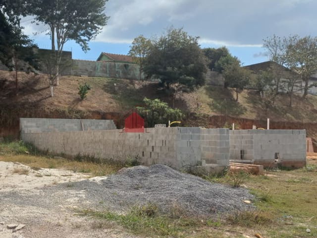 Terreno com 200m², à venda, no bairro Vila Prado em Pindamonhangaba