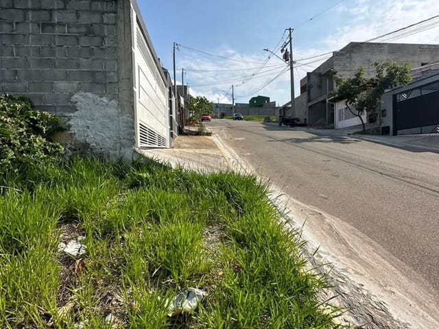 Terreno com 250m², à venda, no bairro Loteamento Parque Dos Manacás em Extrema
