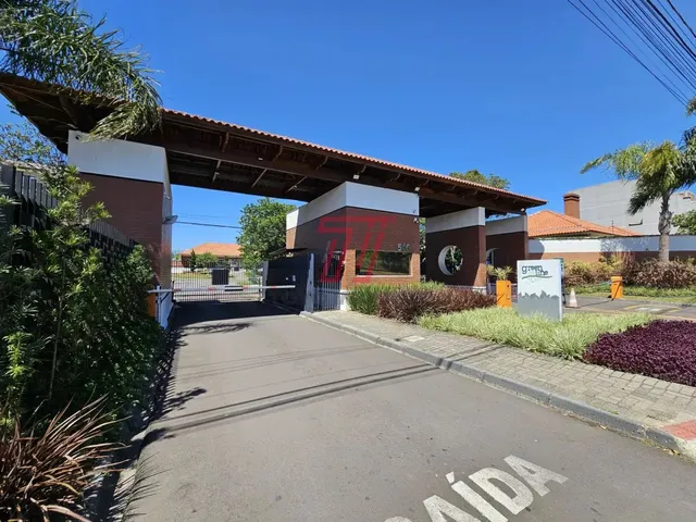 Terreno à venda, no bairro Pinheirinho em Curitiba
