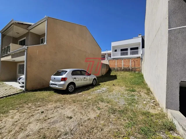 Terreno à venda, no bairro Pinheirinho em Curitiba