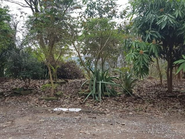 Terreno com 1489m², à venda, no bairro Parque Rizzo em Cotia