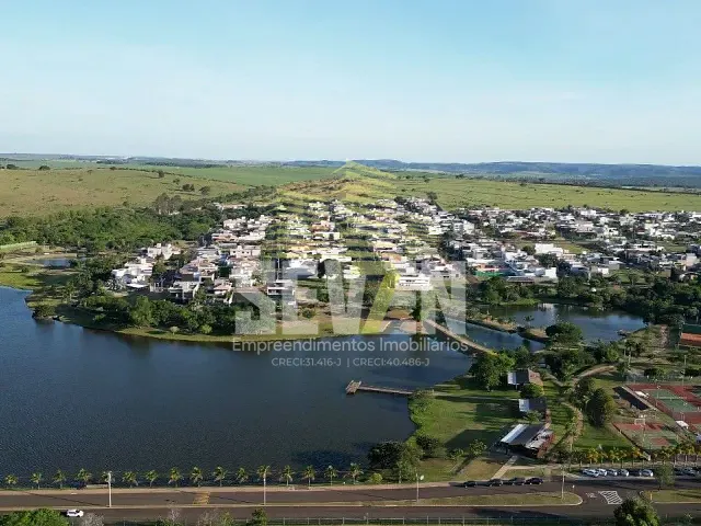 Terreno com 450m², à venda, no bairro Residencial Lago Sul em Bauru