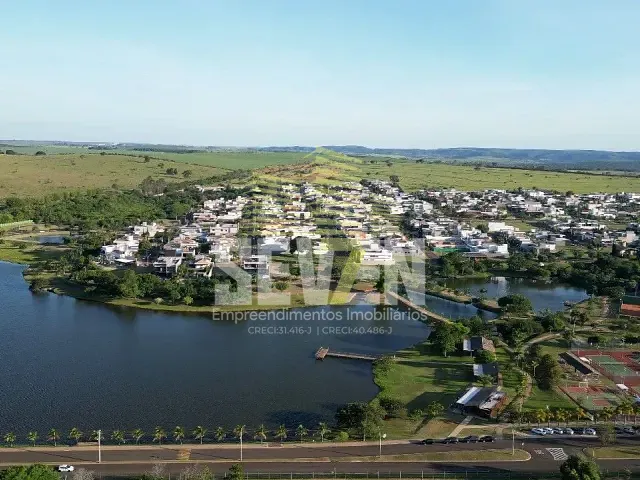 Terreno com 450m², à venda, no bairro Residencial Lago Sul em Bauru