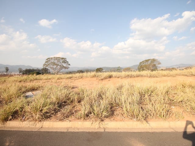 Terreno com 300m², à venda, no bairro Loteamento Portal da Aliança II em São João da Boa Vista
