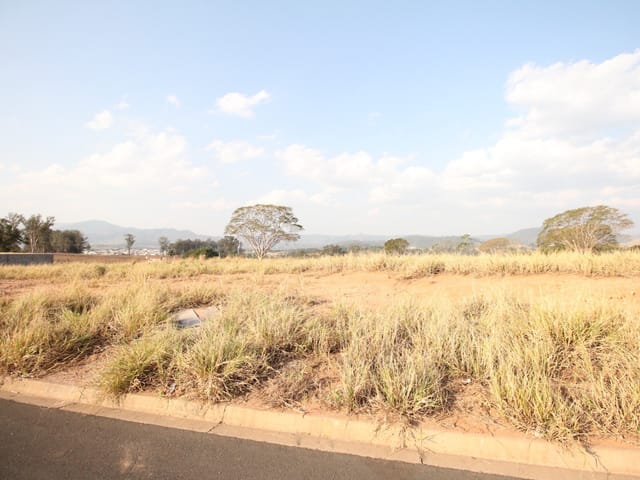 Terreno com 300m², à venda, no bairro Loteamento Portal da Aliança II em São João da Boa Vista