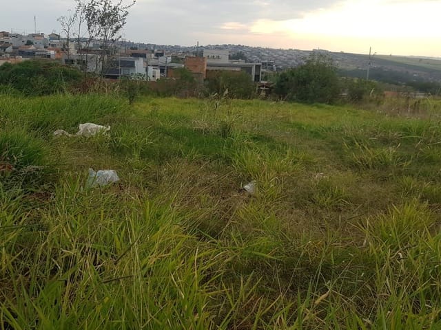 Terreno com 498m², à venda, no bairro Conjunto Residencial Roberto Conceicao em Cambé