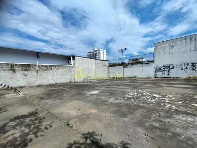 Terreno com 440m², à venda, no bairro São Benedito em Pindamonhangaba