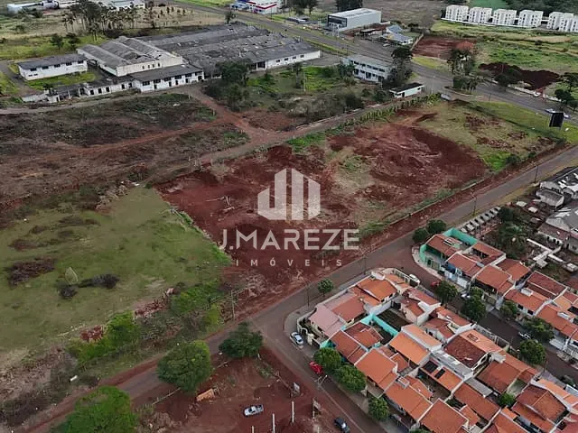 Terreno com 700m², à venda, no bairro Barra Funda em Apucarana