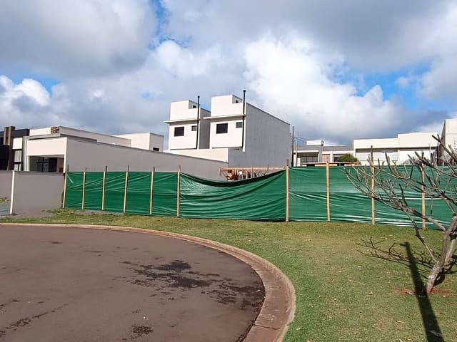 Terreno com 335m², à venda, no bairro Residencial Morada das Flores em Cambé