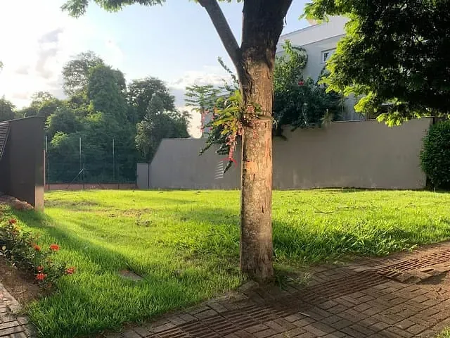 Terreno com 364m², à venda, no bairro Vivendas do Arvoredo em Londrina