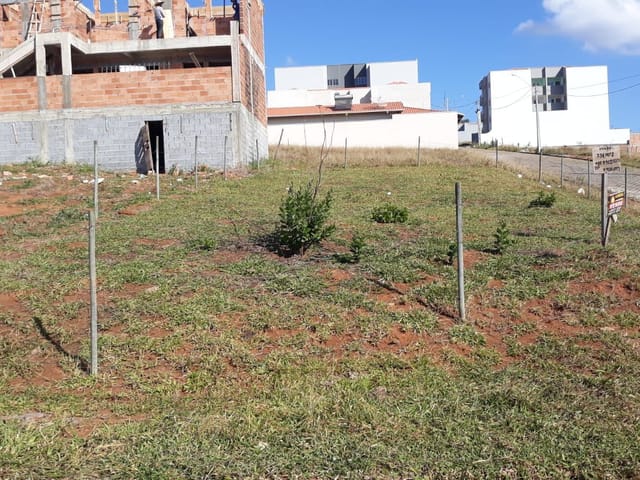 Terreno com 334m², à venda, no bairro Colinas da Mantiqueira  em Cambuí