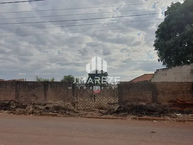 Terreno com 366m², à venda, no bairro JARDIM MARISSOL em Apucarana
