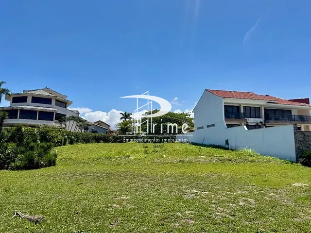 Terreno com 750m², à venda, no bairro Camboinhas em Niterói
