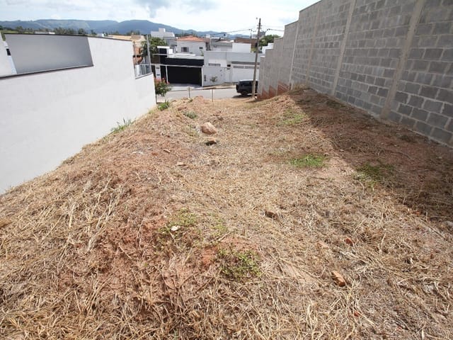 Terreno com 250m², à venda, no bairro Recanto da Serra em São João da Boa Vista