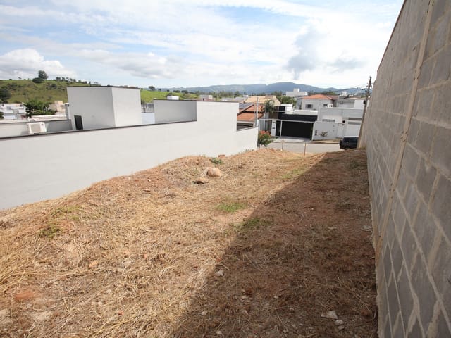 Terreno com 250m², à venda, no bairro Recanto da Serra em São João da Boa Vista
