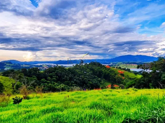 Terreno com 5500m², à venda, no bairro Pinhal em Piracaia