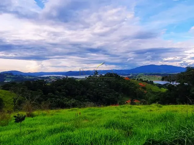 Terreno com 5500m², à venda, no bairro Pinhal em Piracaia