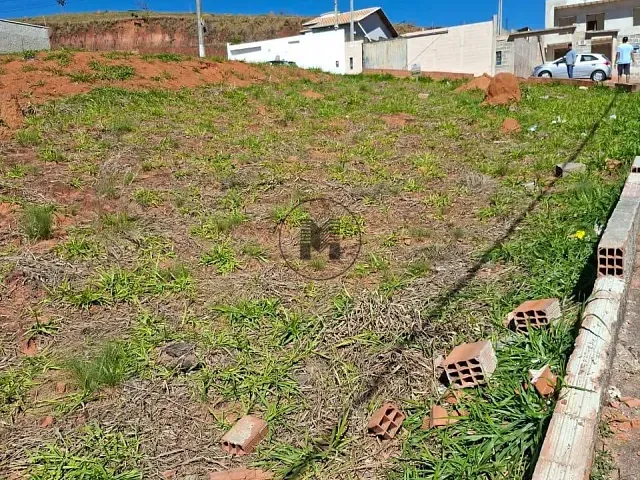 Terreno com 278m², à venda, no bairro Residencial Santa Bárbara em Guaratinguetá