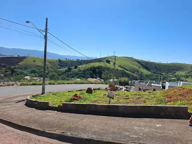 Terreno com 278m², à venda, no bairro Residencial Santa Bárbara em Guaratinguetá