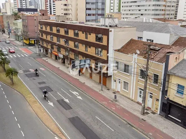 Terreno com 303m², à venda, no bairro Centro em Curitiba