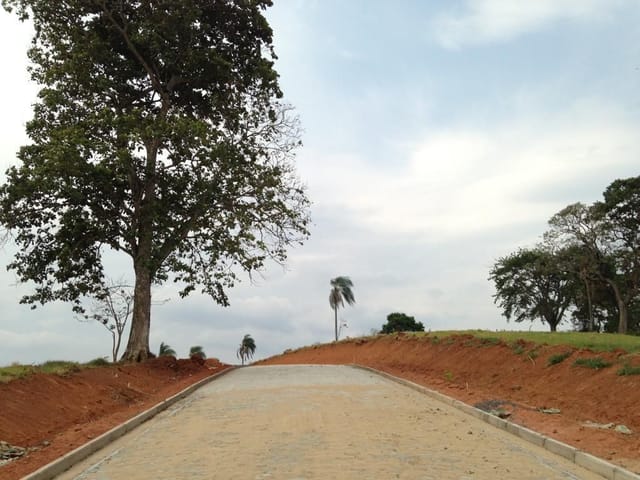 Terreno com 890m², à venda, no bairro Cambuí em Cambuí