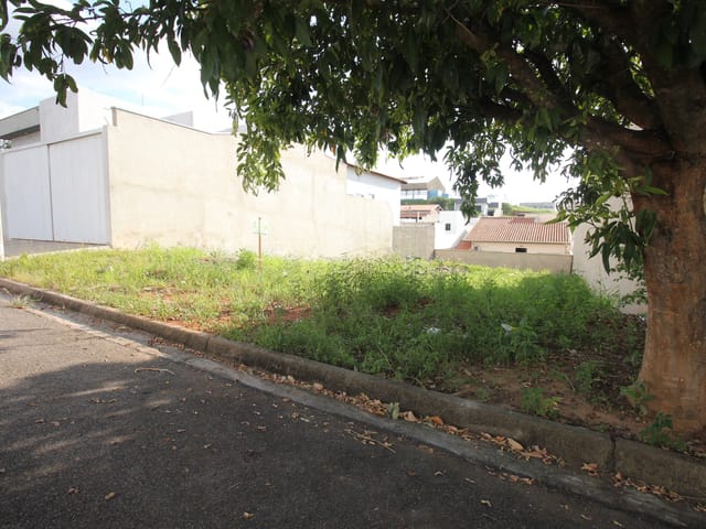 Terreno com 250m², à venda, no bairro Recanto da Serra em São João da Boa Vista