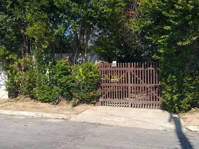 Terreno com 819m², à venda, no bairro Vila São José em Pindamonhangaba