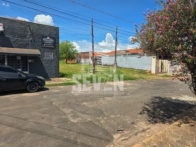 Terreno com 955m², à venda, no bairro Vila Becheli em Bauru